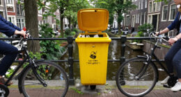 Amsterdam Plaatst Prullenbak Midden Op Fietspad: 'Een Giller' - NOS